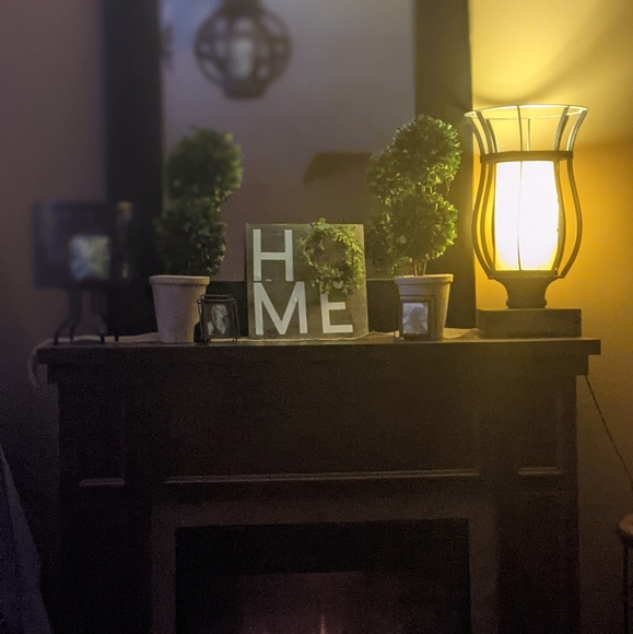 Home wooded sign with wreath - Picture 2 of 2